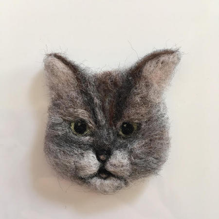 3cats_brooch02.jpg